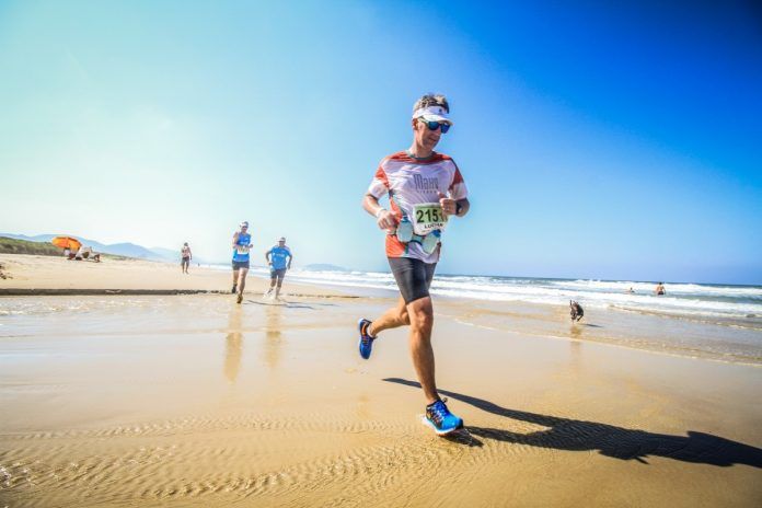 Correr-en-la-playa-¡Todo-lo-que-necesitas-saber-696×464-1